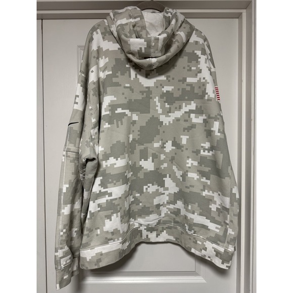 Nike, New England Patriots 2024 Salute to Service Hoodie, White & Gray, Size 3XL - Picture 1 of 9